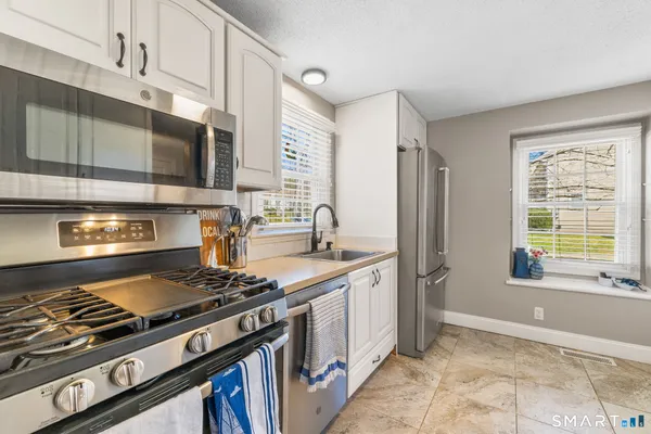 $349,980 | 30 Hubbard Run Drive, Unit 30, Glastonbury, CT 06033