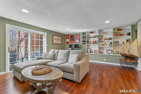 $349,980 | 30 Hubbard Run Drive, Unit 30, Glastonbury, CT 06033