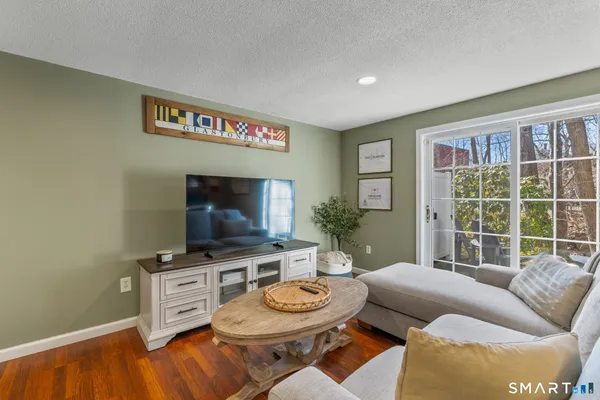 $349,980 | 30 Hubbard Run Drive, Unit 30, Glastonbury, CT 06033