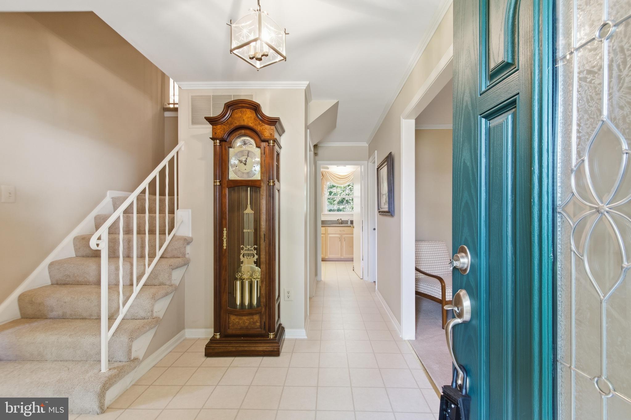 9385 Saddlemount Court Springfield, VA 22153 - Photo 6 of 51 Entry