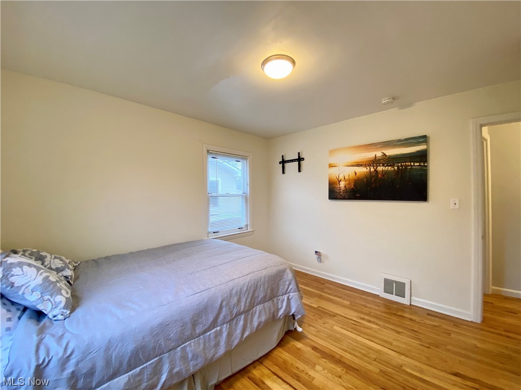 1296 Lander Road Cleveland, OH 44124 - Photo 19 of 35