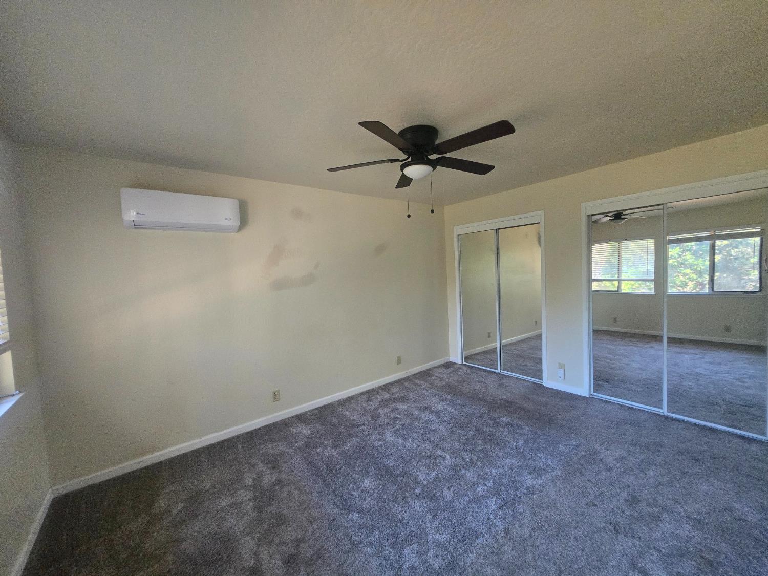 10601 Lime Kiln Road Grass Valley, CA 95949 - Photo 27 of 79 Ensuite with two large mirrored closets.