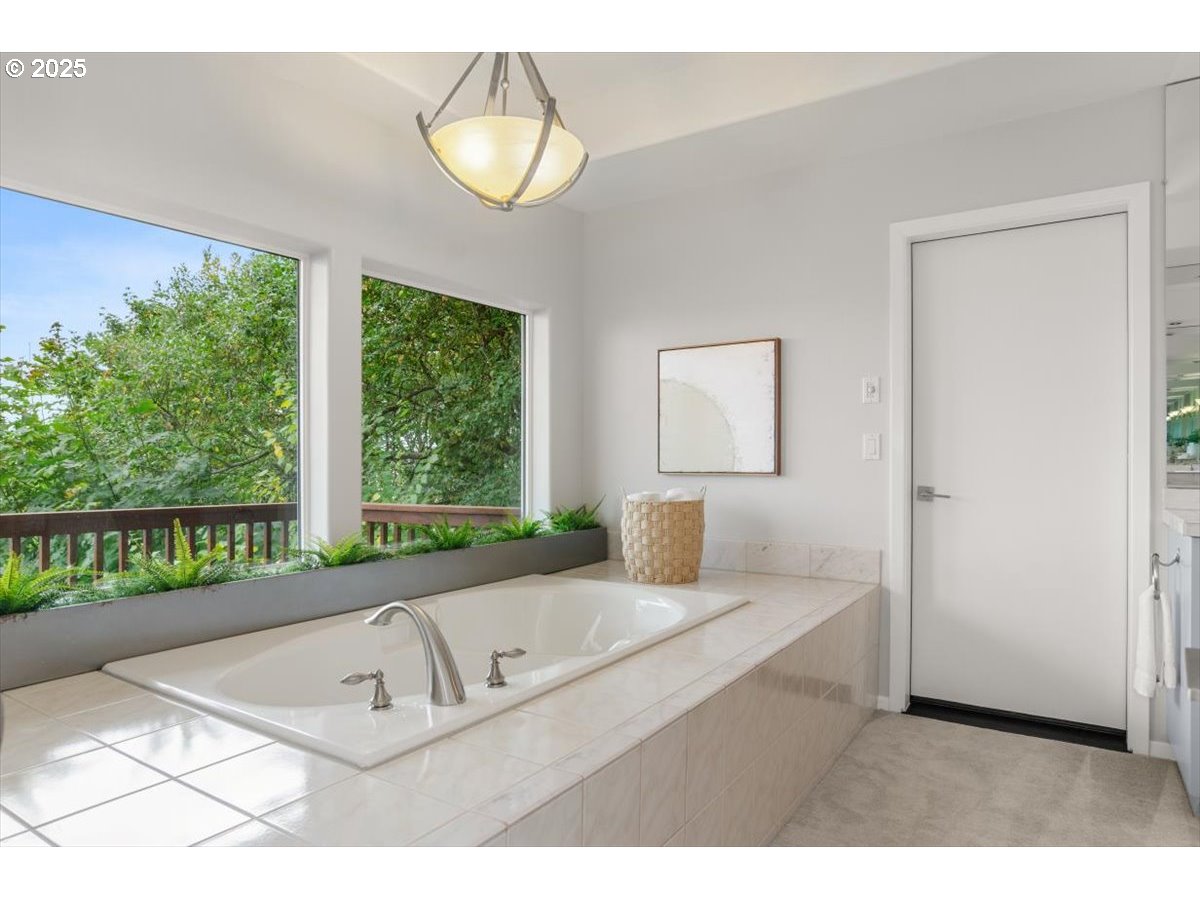 1558 Southwest Upper Hall Street Portland, OR 97201 - Photo 21 of 48 Gallery Image 21