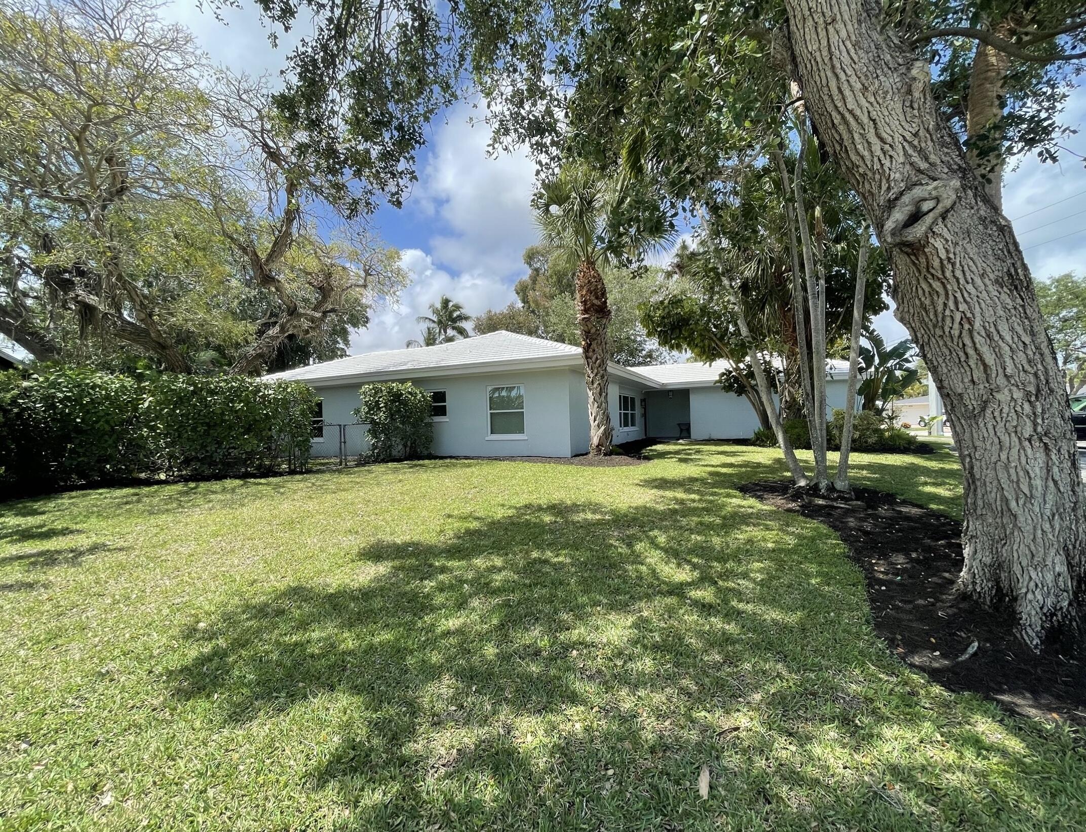 299 Northwest 10th Court Boca Raton, FL 33486 - Photo 34 of 43 Front3