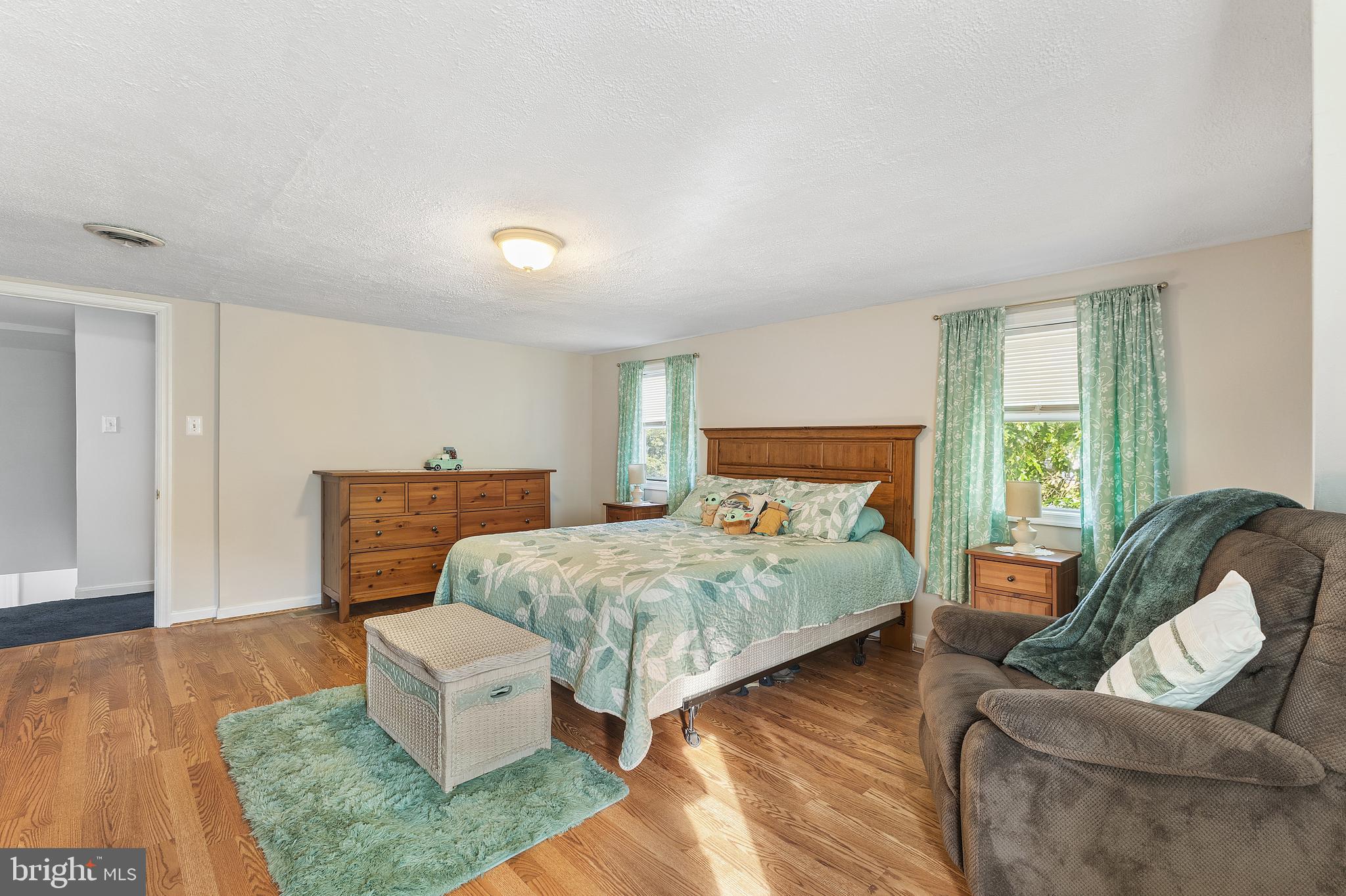 758 210th Street Pasadena, MD 21122 - Photo 23 of 53 Upper-Level Bedroom 2