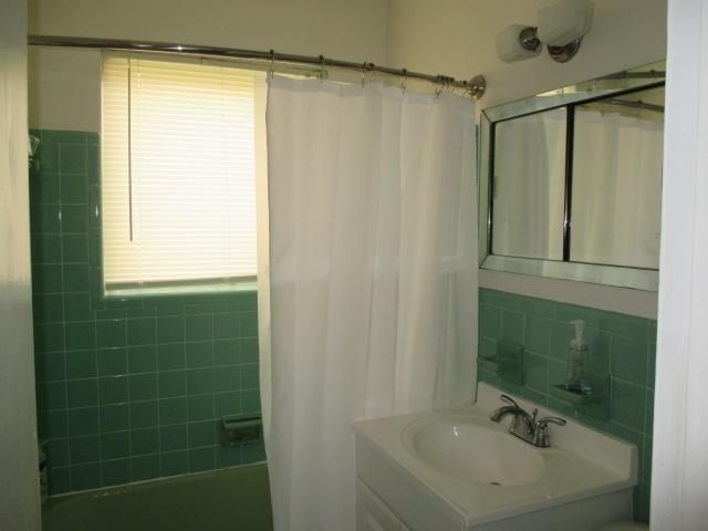 1610 High Ridge Road Lake Worth, FL 33461 - Photo 9 of 15 Bathroom