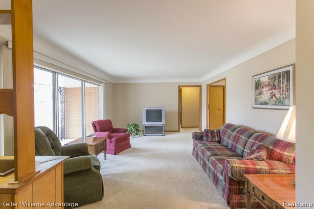 16702 Farmington Road Livonia, MI 48154 - Photo 20 of 32 28-Farmington_16702.jpg