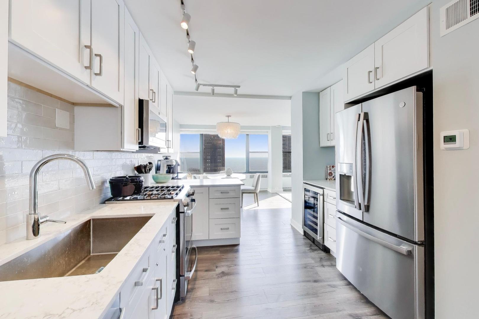 1540 North State Parkway, Unit 14D Chicago, IL 60610 - Photo 11 of 29