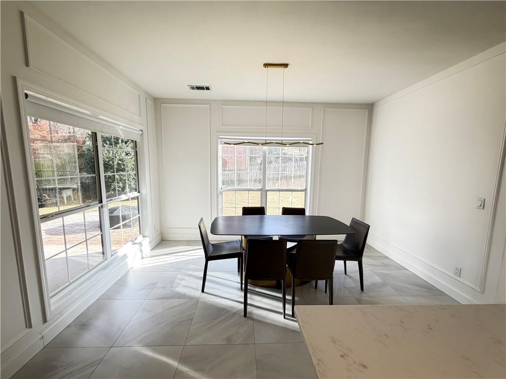 1530 Oglethorpe Run Lane Suwanee, GA 30024 - Photo 17 of 46