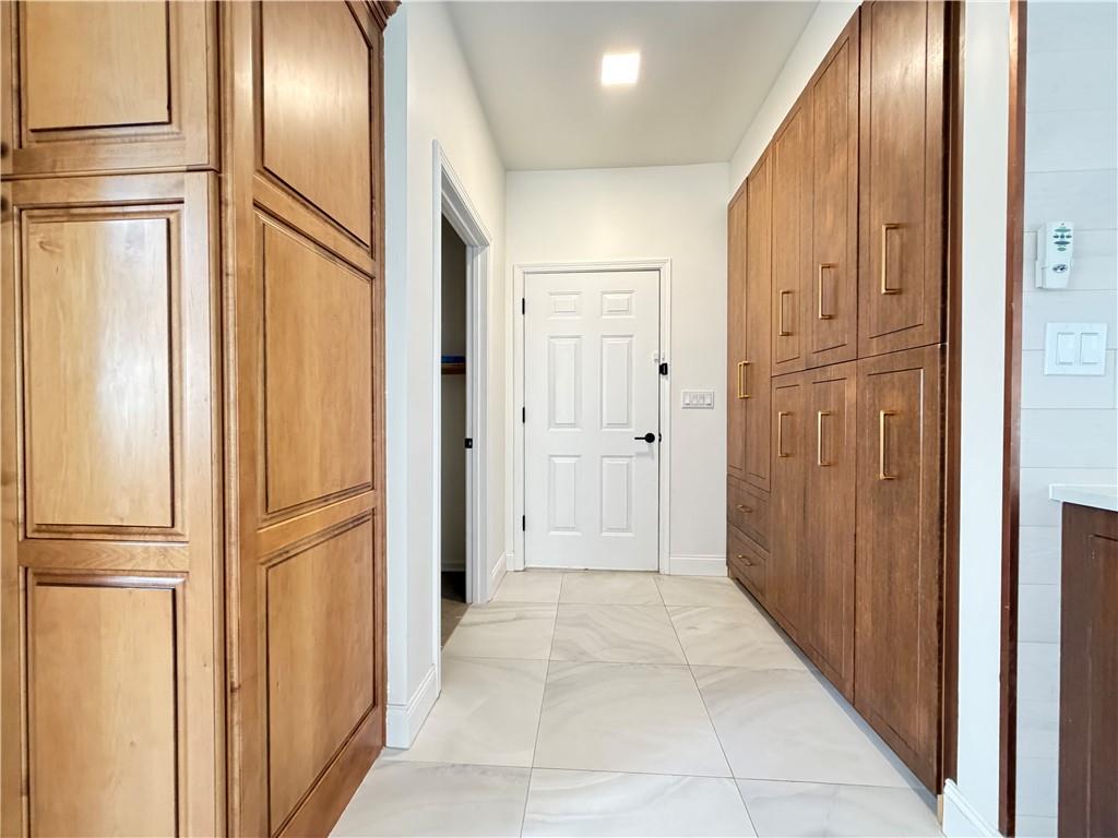 1530 Oglethorpe Run Lane Suwanee, GA 30024 - Photo 19 of 46