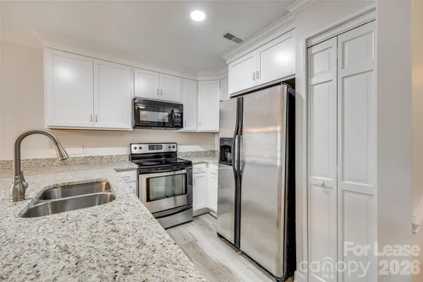 $2,100 | 13822 Queens Harbor Road, Unit D, Charlotte, NC 28278