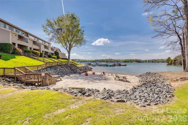 $2,100 | 13822 Queens Harbor Road, Unit D, Charlotte, NC 28278