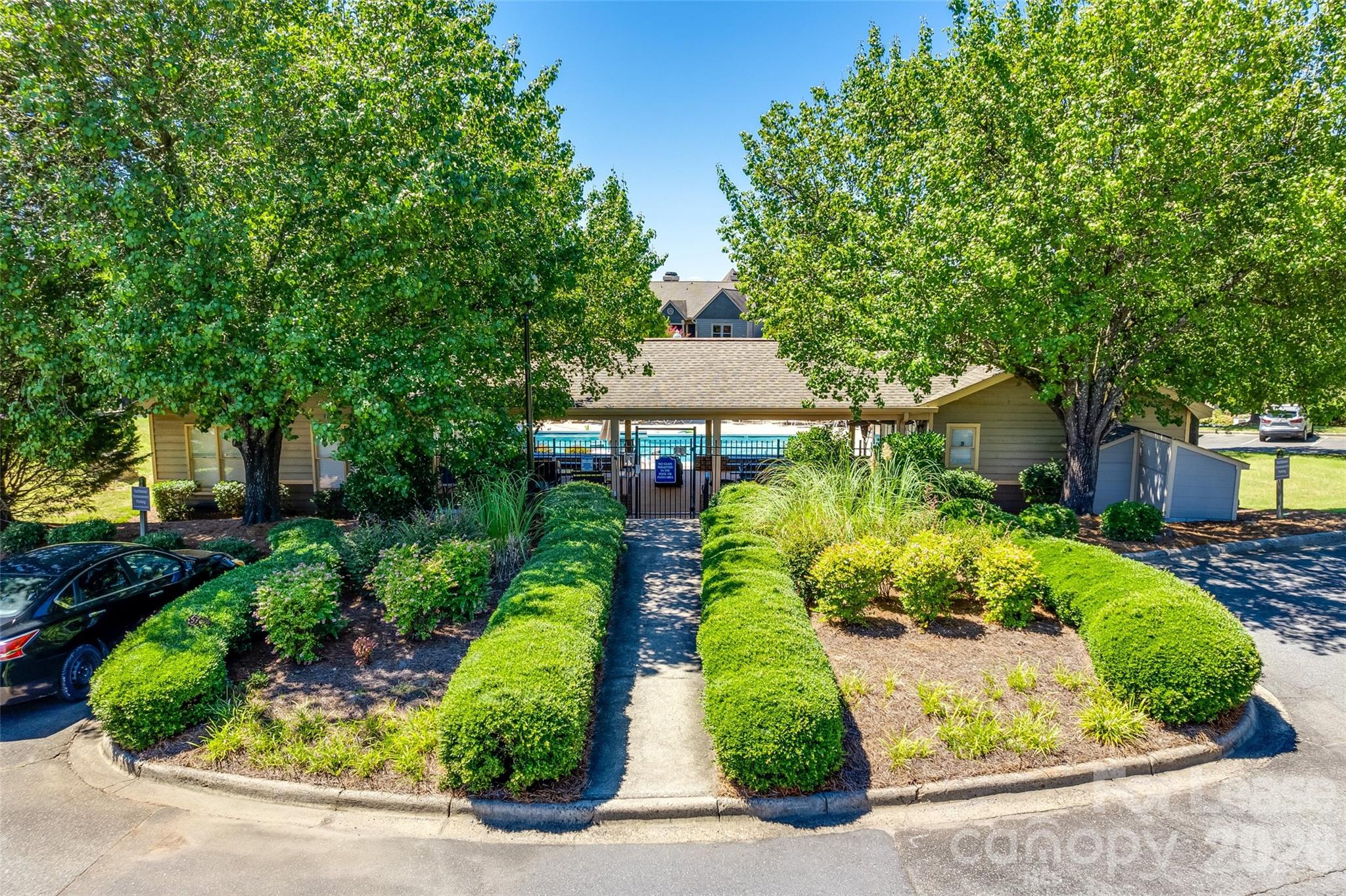 13822 Queens Harbor Road, Unit D Charlotte, NC 28278 - Photo 34 of 37