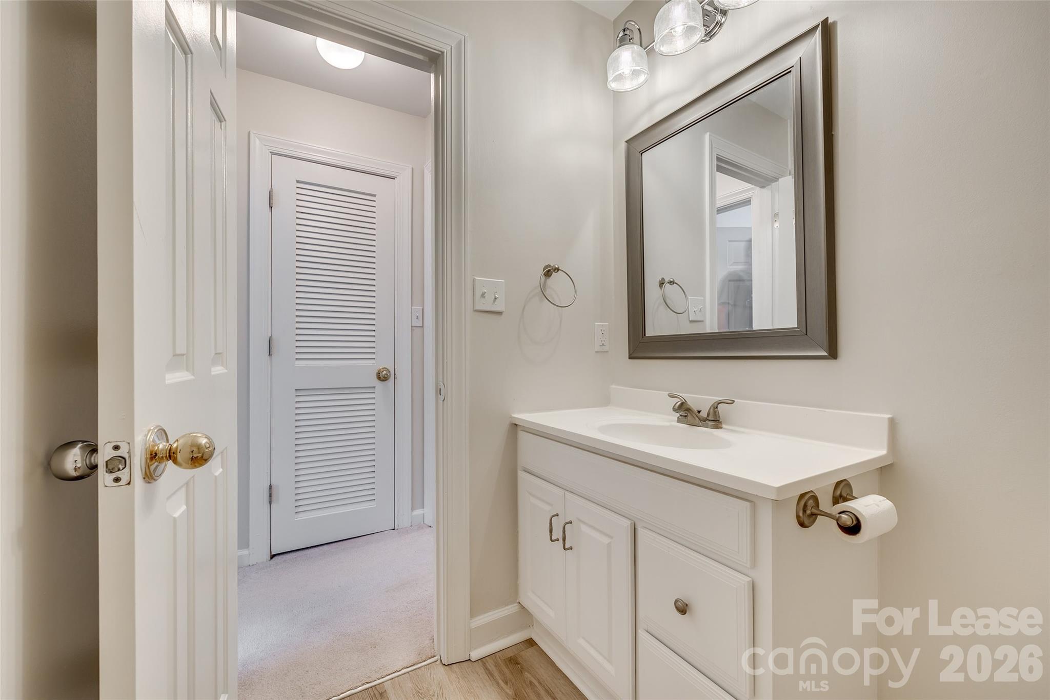 13822 Queens Harbor Road, Unit D Charlotte, NC 28278 - Photo 8 of 37