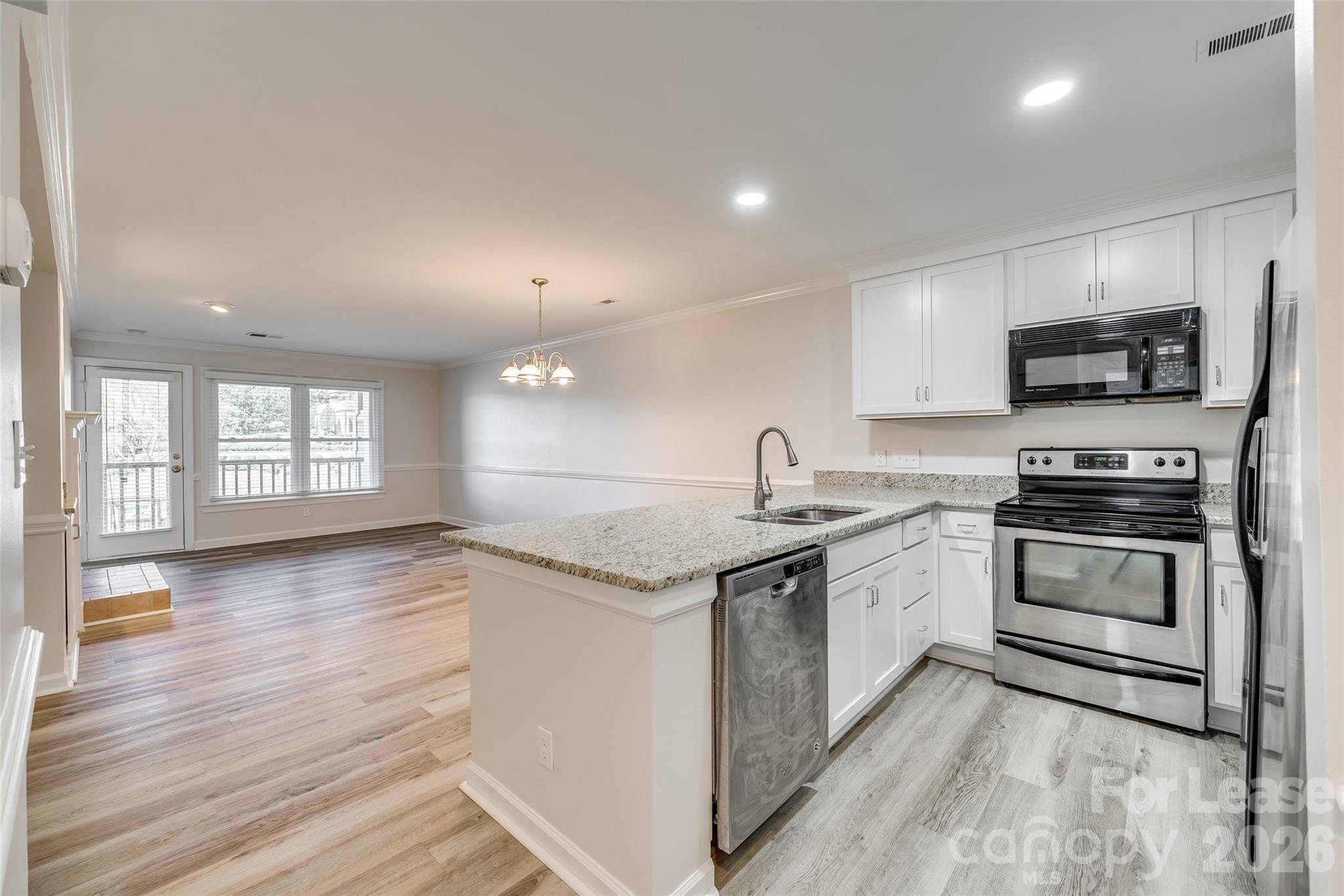 13822 Queens Harbor Road, Unit D Charlotte, NC 28278 - Photo 10 of 37