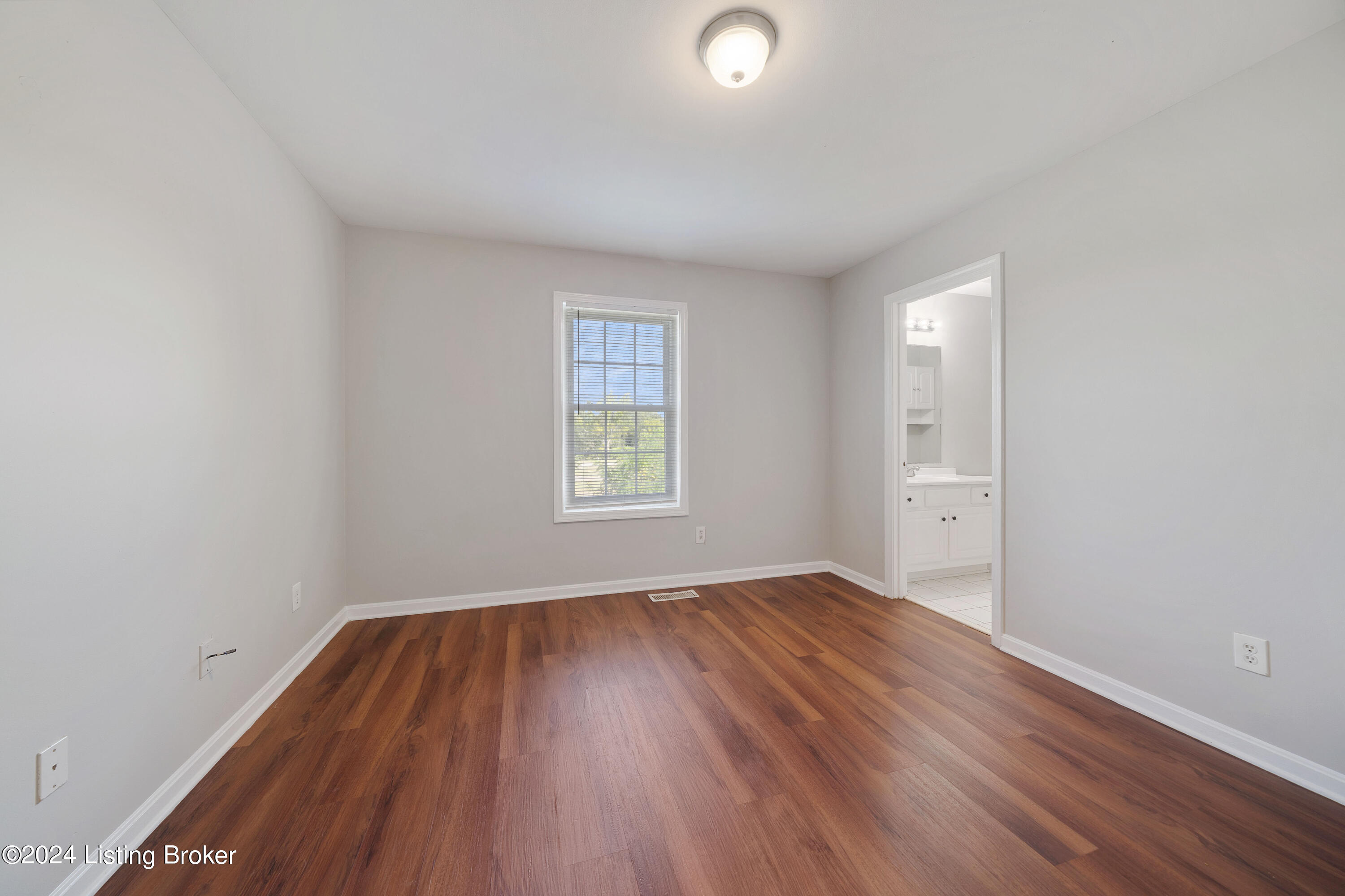9005 Riley Avenue Louisville, KY 40242 - Photo 13 of 27 1724054472288_1723915899786dsc03515