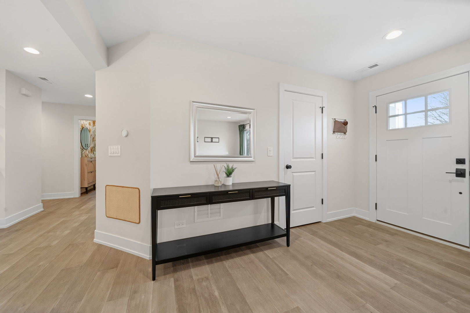 1210 West 55th Place Countryside, IL 60525 - Photo 3 of 21