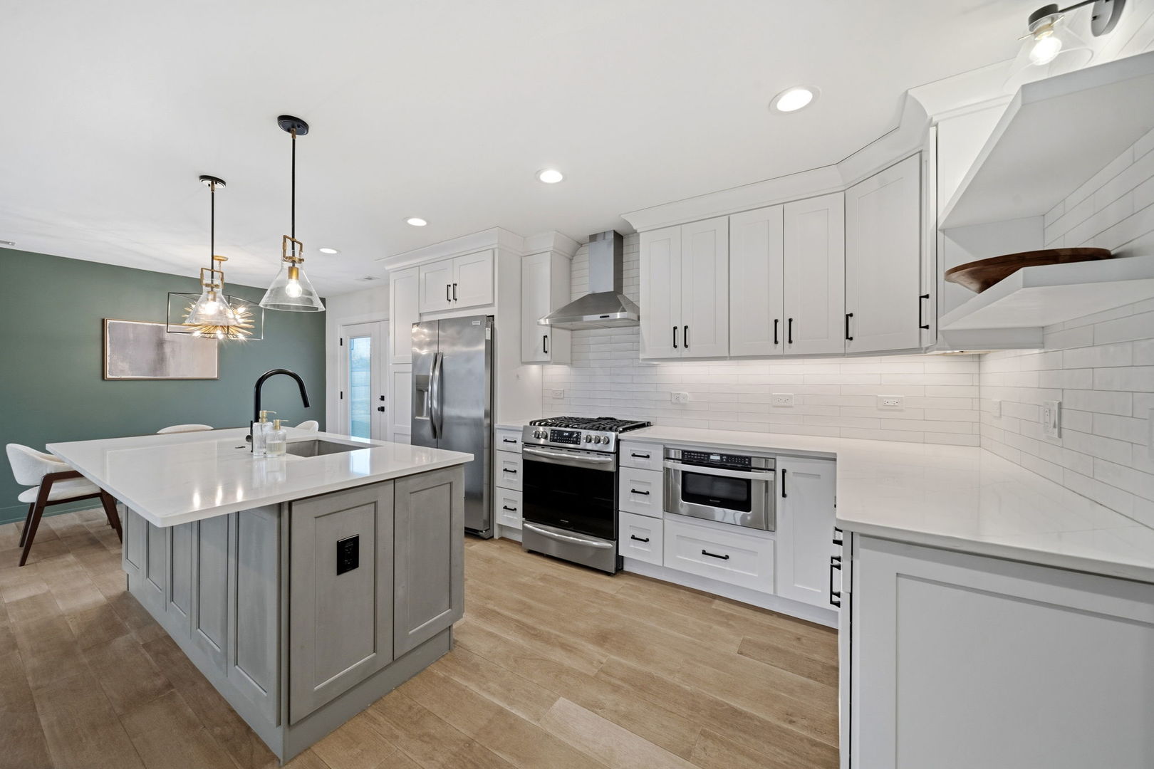 1210 West 55th Place Countryside, IL 60525 - Photo 7 of 21