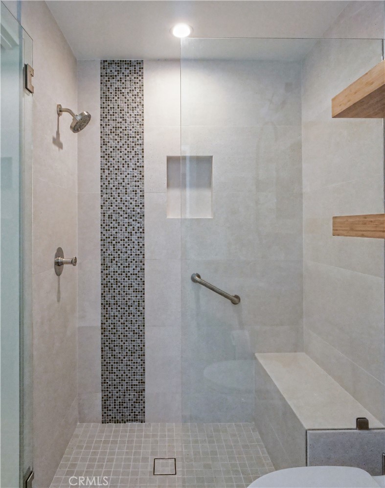 2 Flying Mane Road Rolling Hills, CA 90274 - Photo 16 of 49 a bathroom with a shower