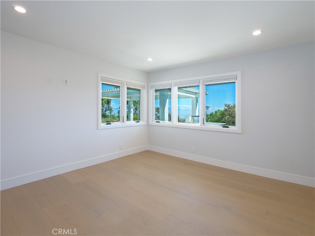 2 Flying Mane Road Rolling Hills, CA 90274 - Photo 23 of 49 an empty room with windows