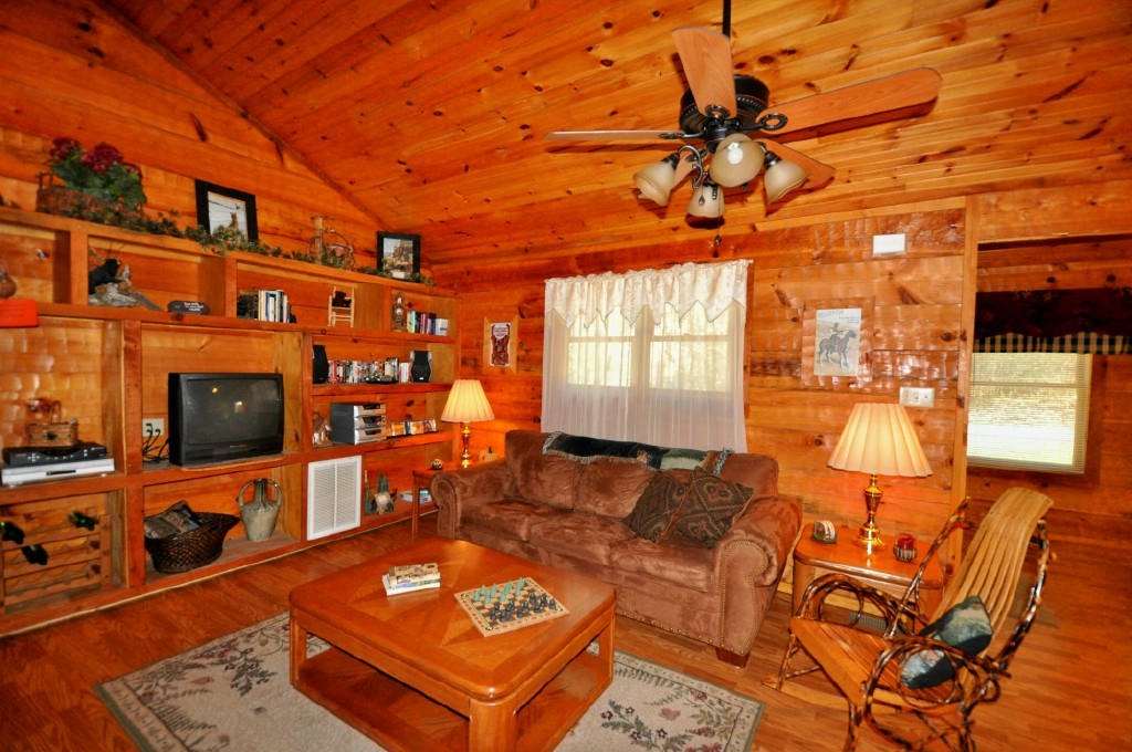 U-1 Sequoyah Village Road Townsend, TN 37882 - Photo 10 of 16 Diane WIlliams Bears Den 050_resized