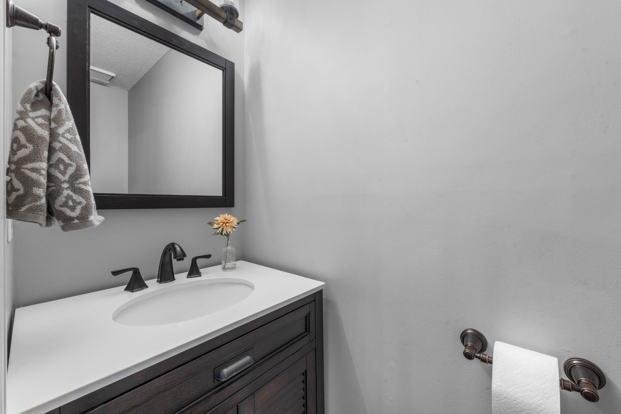 407 Idaho Springs Road Clarksville, TN 37043 - Photo 8 of 45 a bathroom with a sink and a mirror