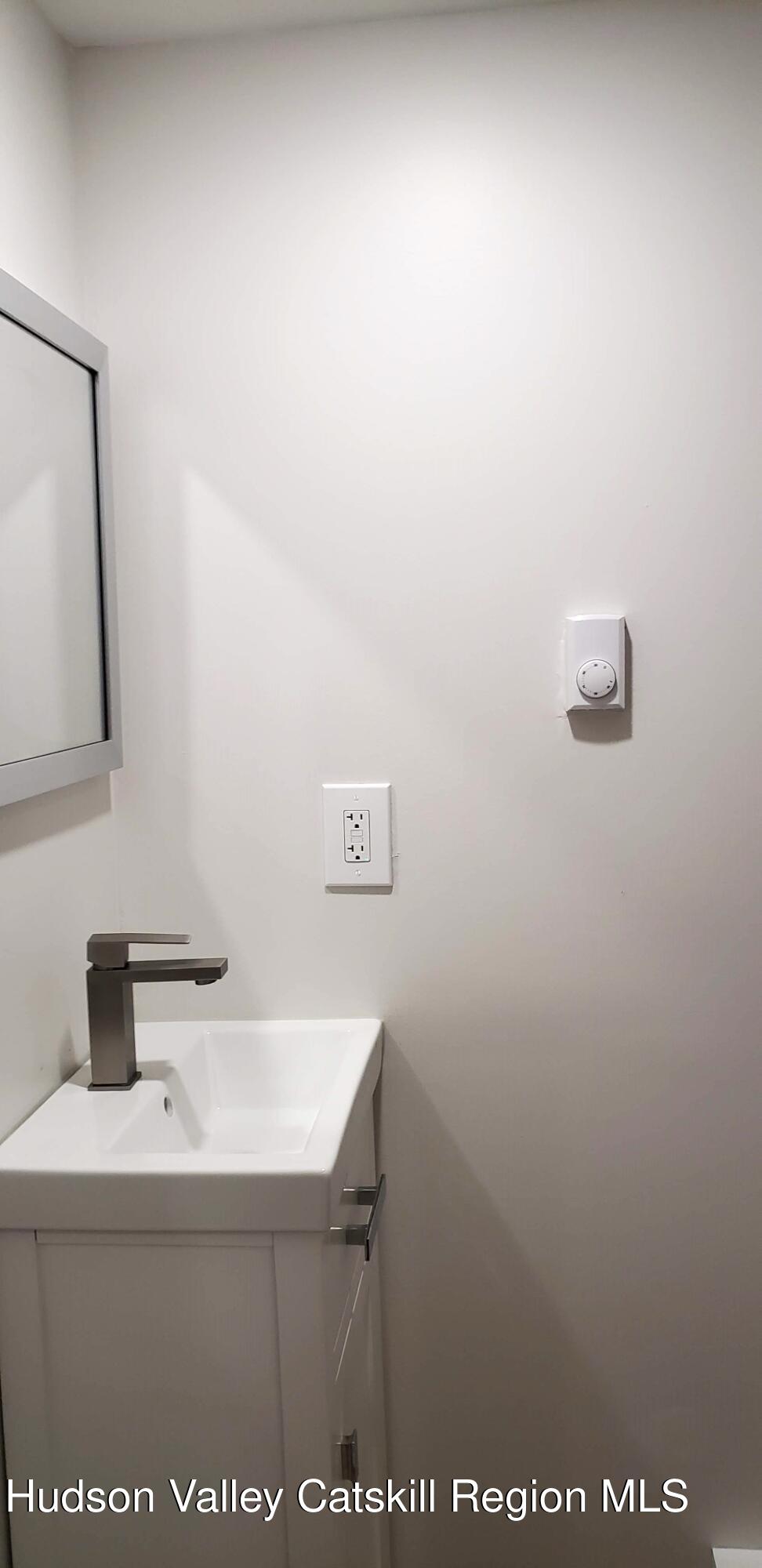 982 South Schodack Road Castleton-on-Hudson, NY 12033 - Photo 7 of 33 apt 2 half bath