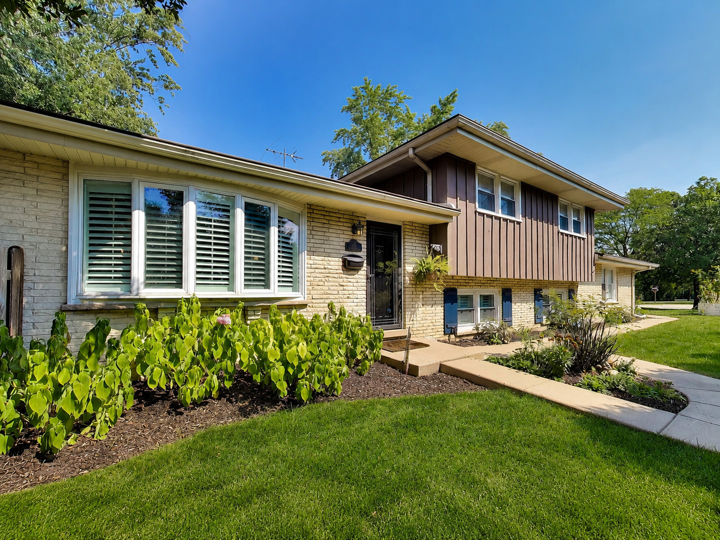 116 West Central Road Arlington Heights, IL 60005 - Photo 1 of 35 Gallery Image 1