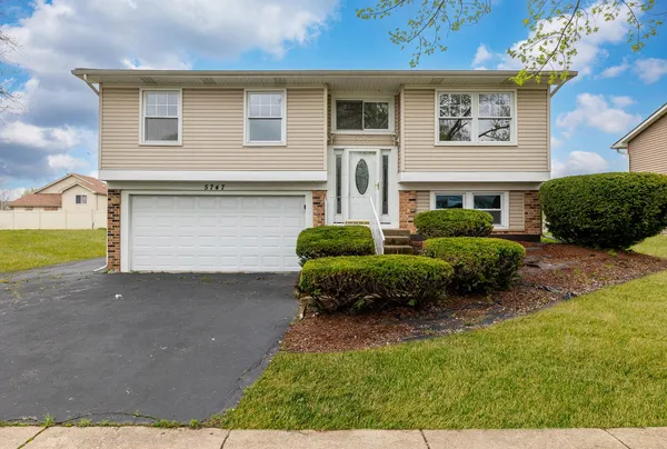 $249,900 | 5747 Allemong Drive, Matteson, IL 60443