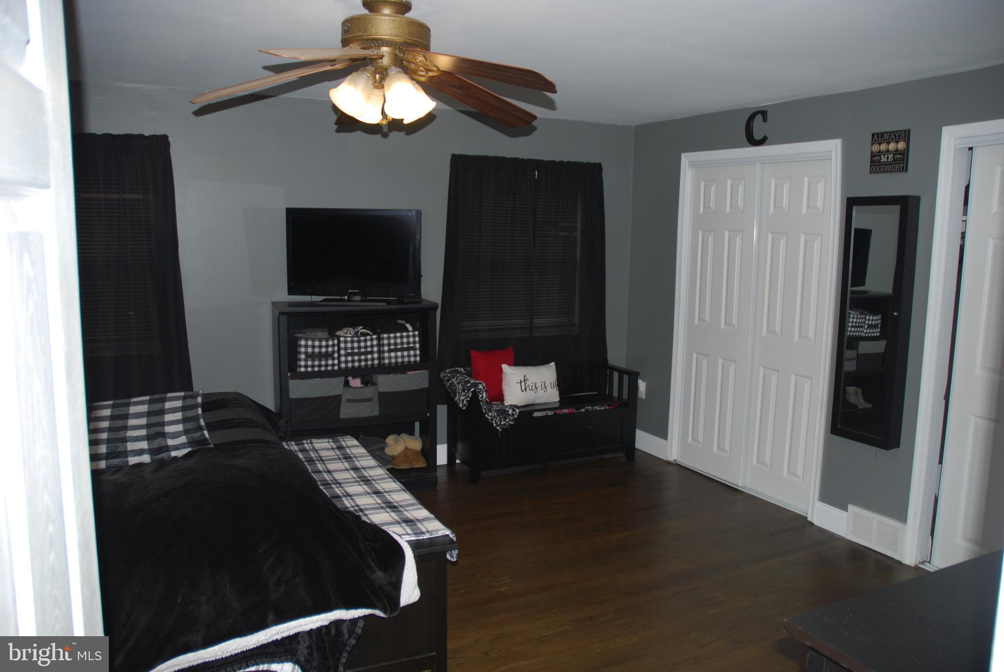 12429 Dunks Ferry Road Philadelphia, PA 19154 - Photo 25 of 47 Main Bedroom