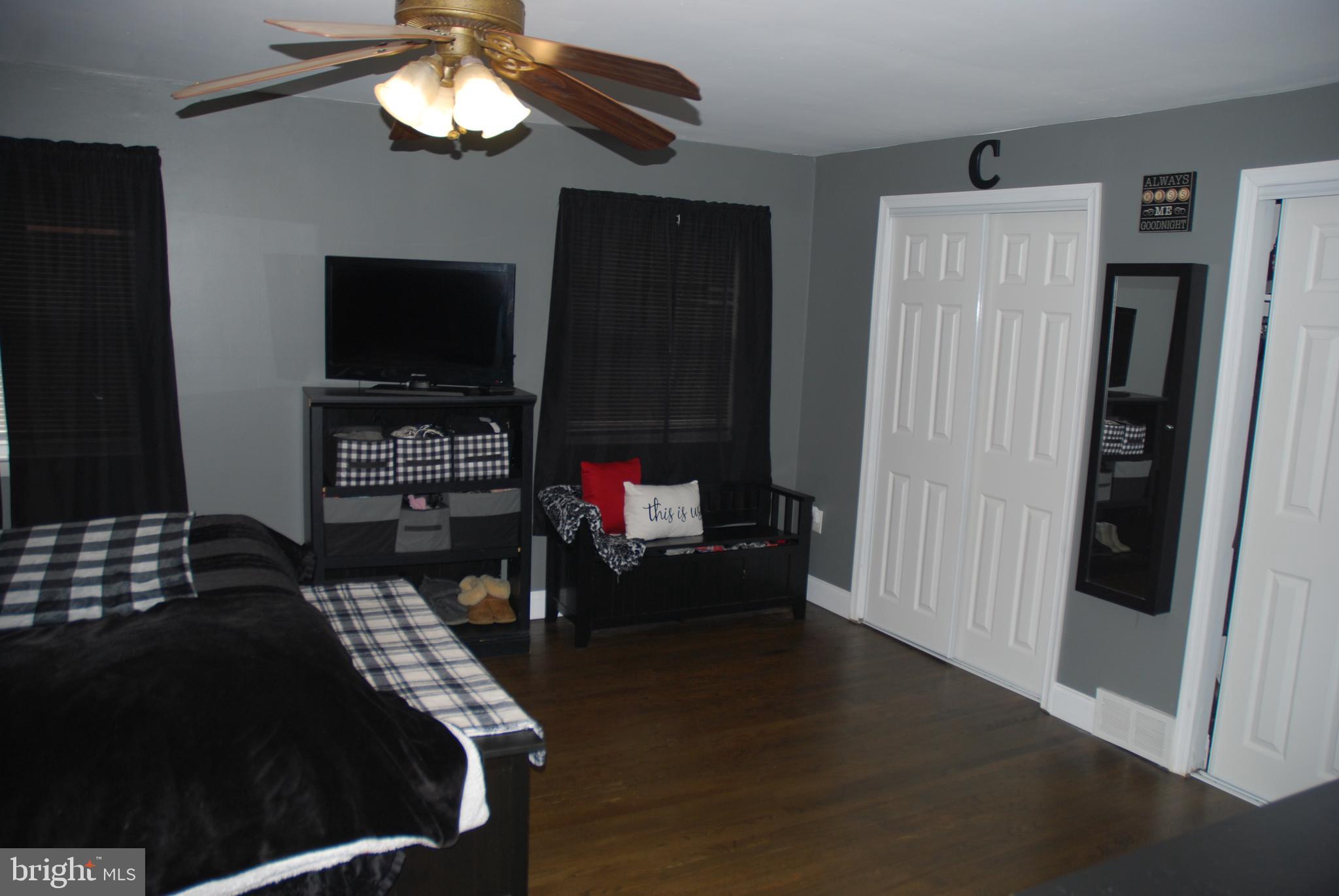 12429 Dunks Ferry Road Philadelphia, PA 19154 - Photo 29 of 47 Main Bedroom