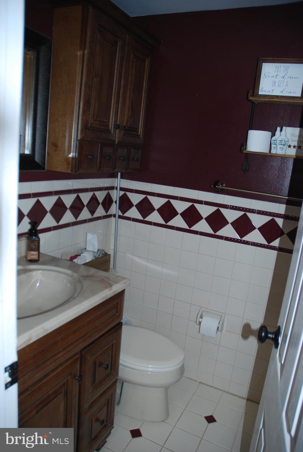 12429 Dunks Ferry Road Philadelphia, PA 19154 - Photo 30 of 47 Main bedroom