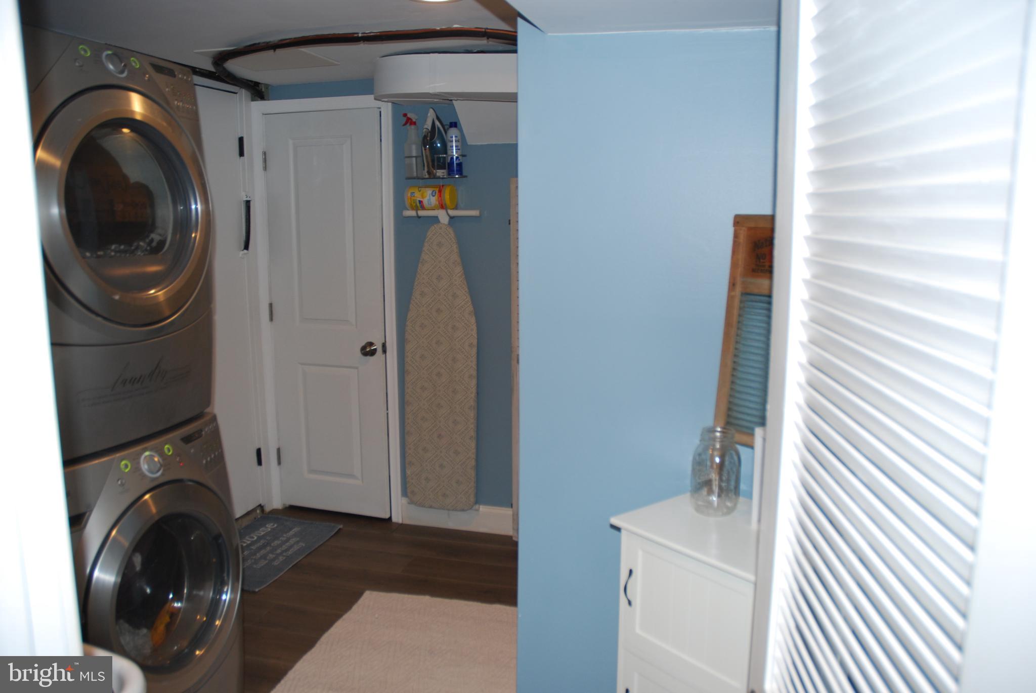 12429 Dunks Ferry Road Philadelphia, PA 19154 - Photo 39 of 47 laundry room and access to attached garage