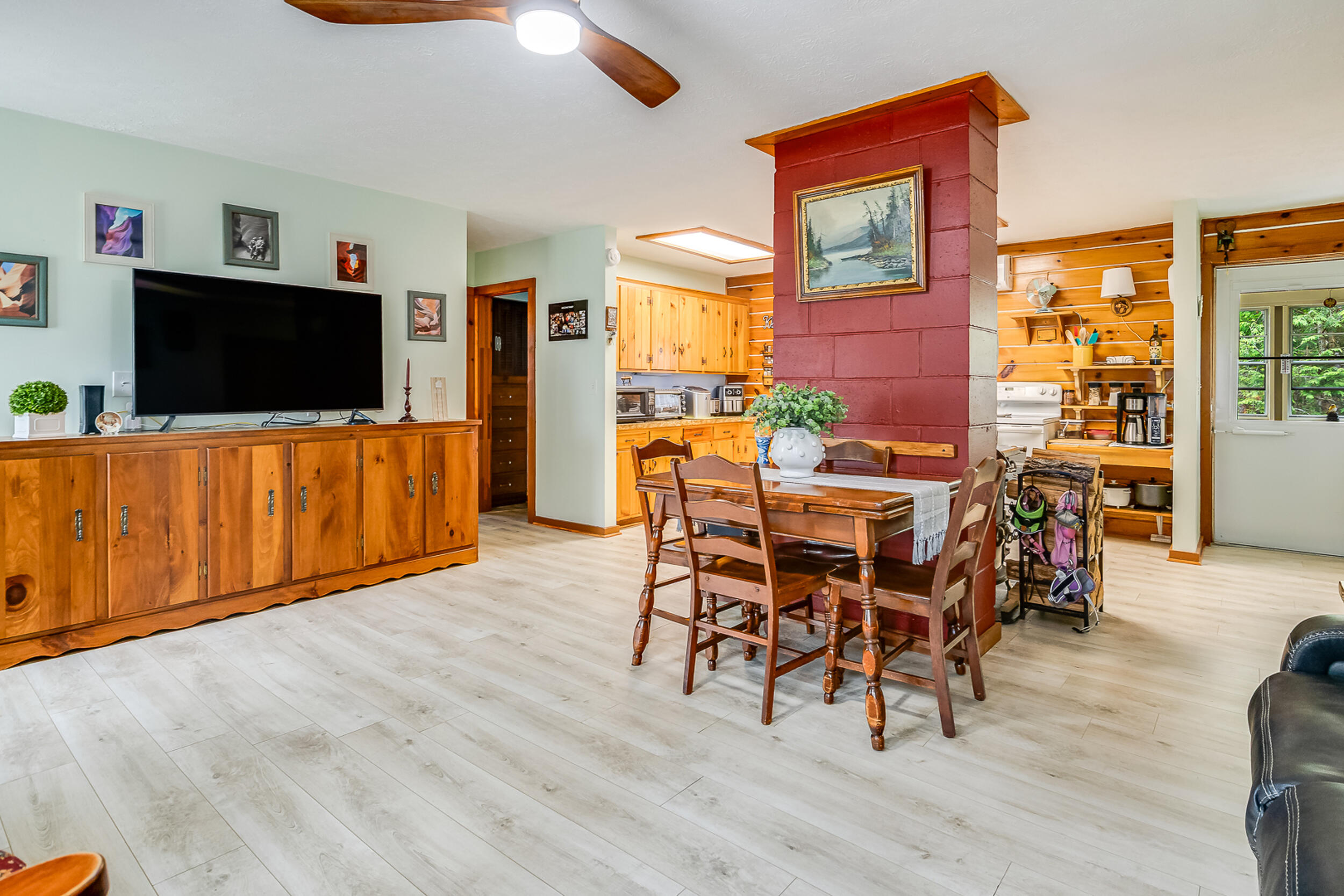 93 Lone Pine Road North Waterboro, ME 04061 - Photo 9 of 21 93 living area