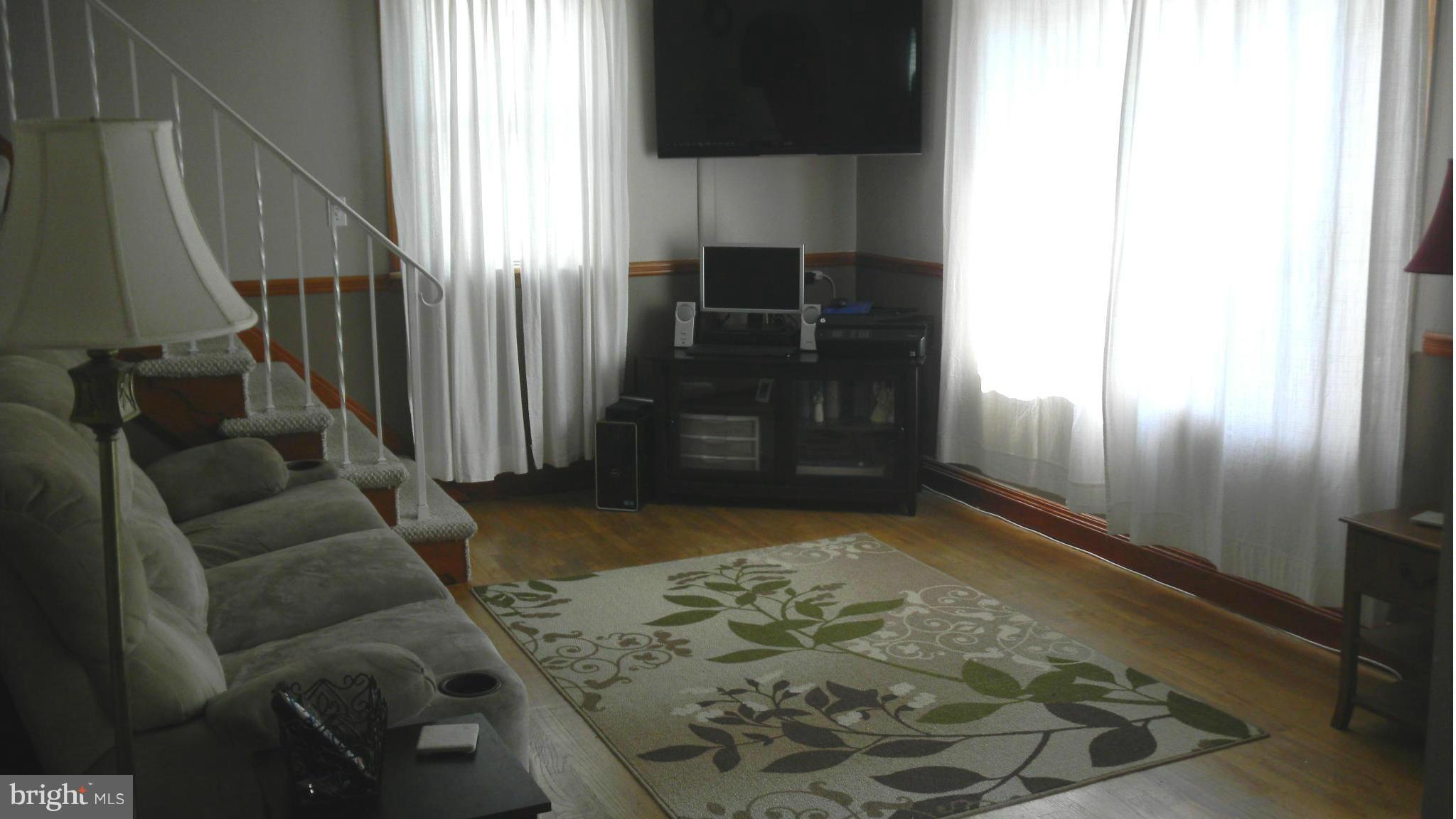 3331 Acton Road Baltimore, MD 21234 - Photo 3 of 29 Living Room