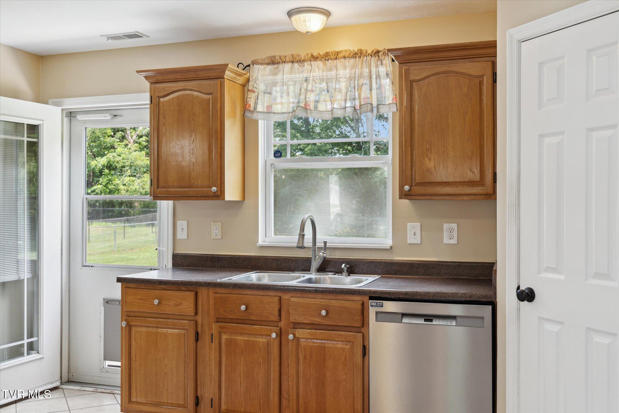 104 Ricker Avenue Greeneville, TN 37743 - Photo 22 of 55 22-104-Ricker-Ave-Greeneville-TN-37743-W