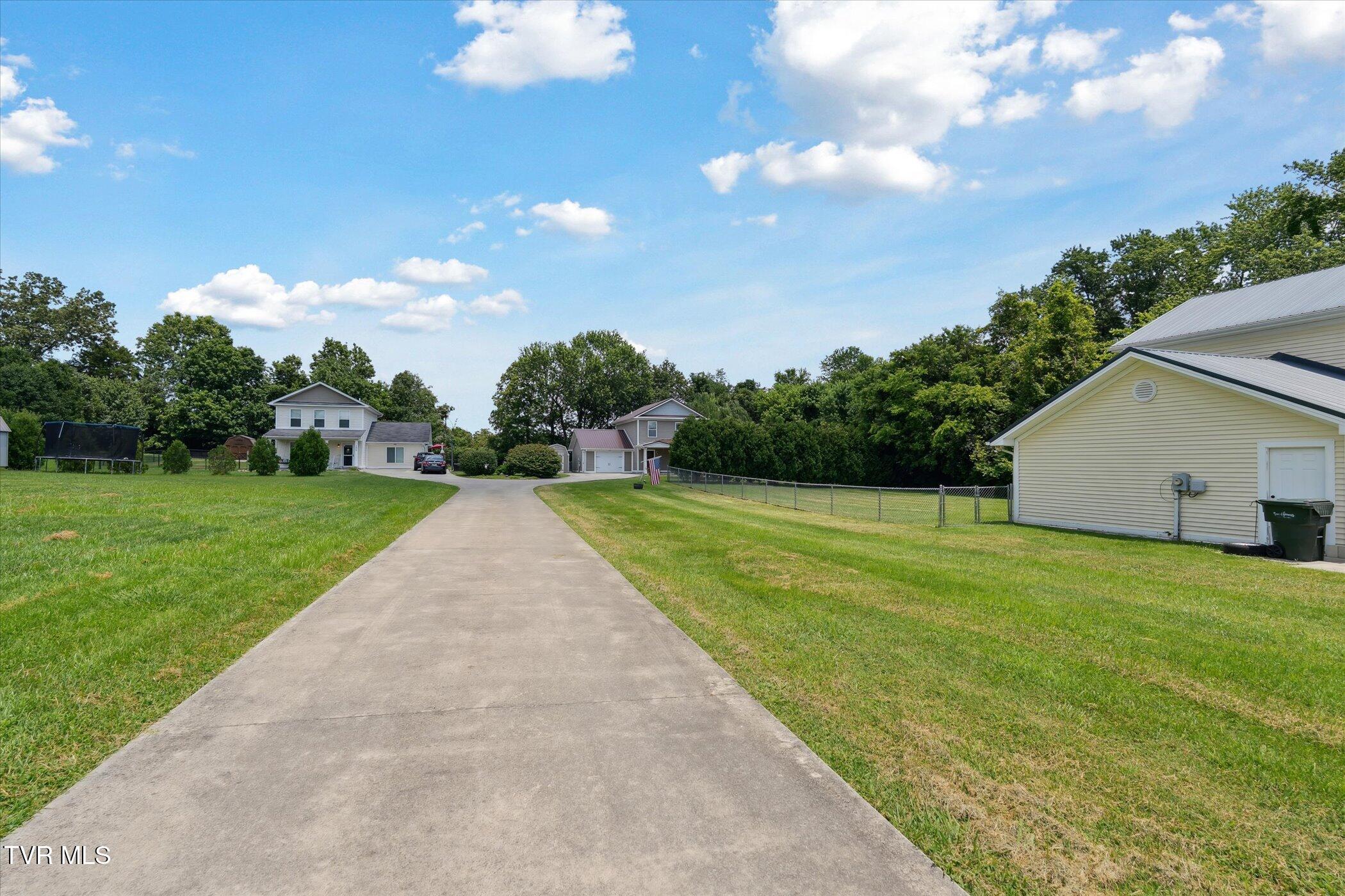 104 Ricker Avenue Greeneville, TN 37743 - Photo 5 of 55 02-104-Ricker-Ave-Greeneville-TN-37743-W