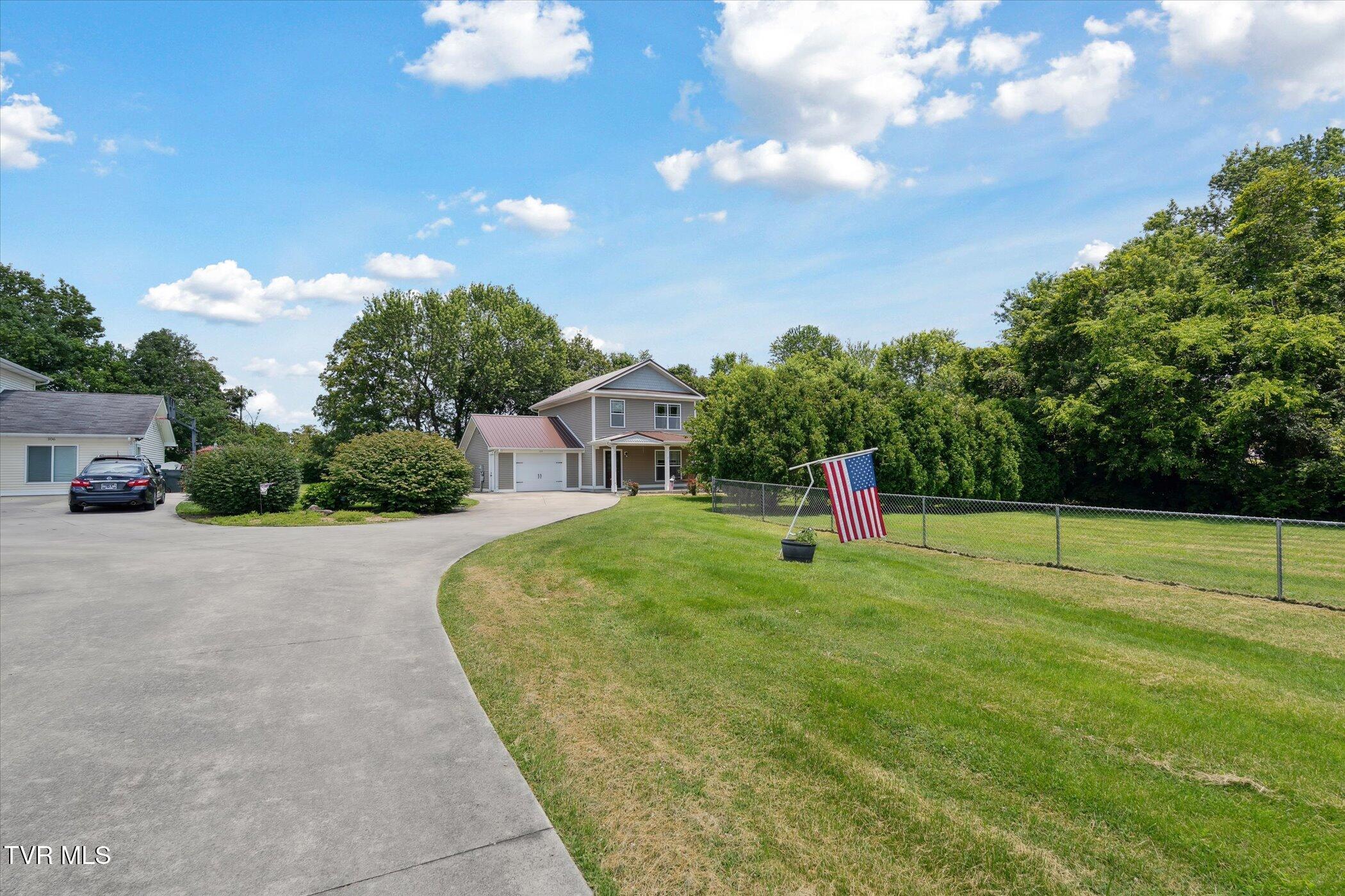 104 Ricker Avenue Greeneville, TN 37743 - Photo 6 of 55 03-104-Ricker-Ave-Greeneville-TN-37743-W