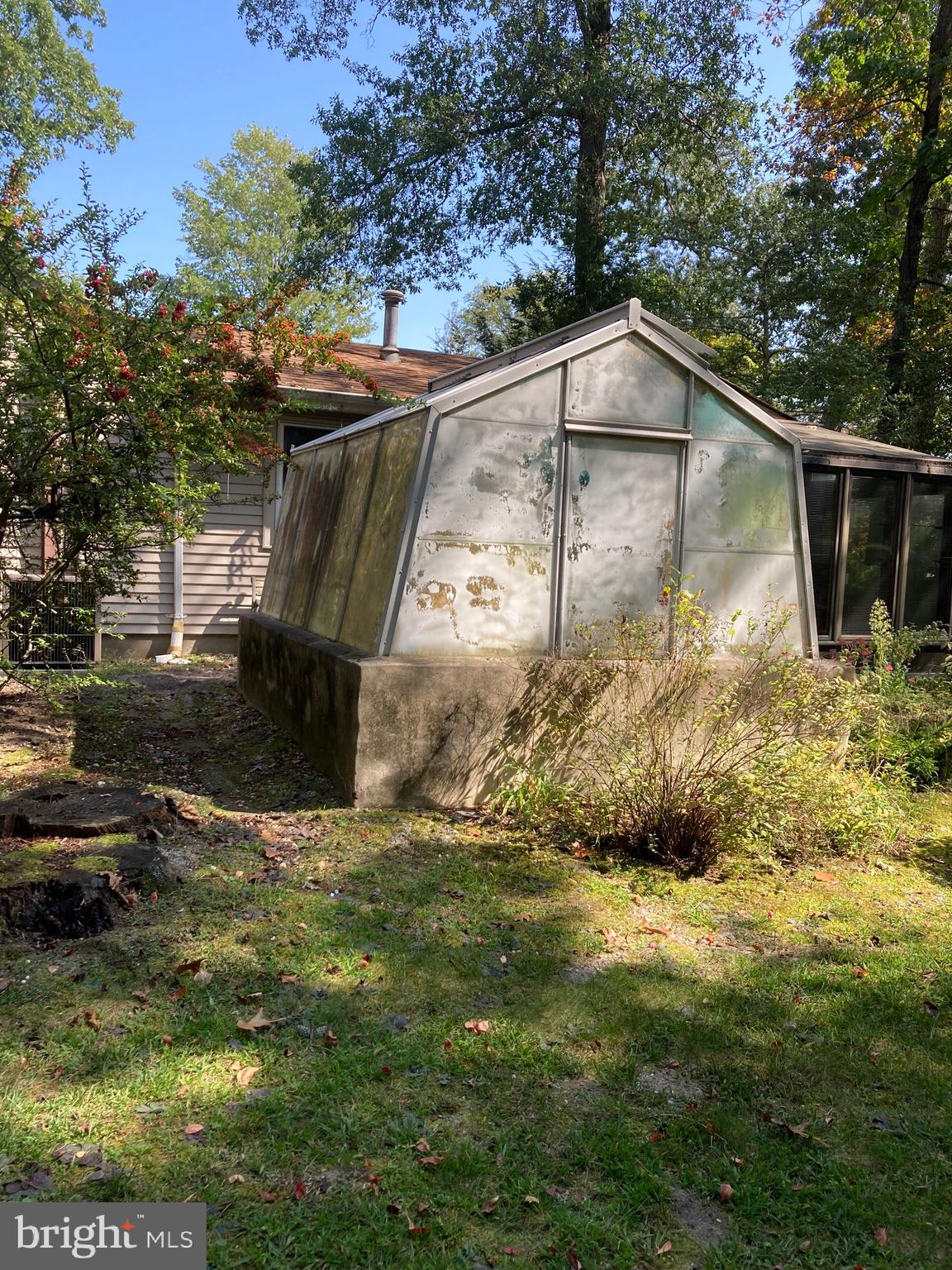 421 Lakeview Terrace Pemberton, NJ 08068 - Photo 20 of 23 a backyard of a house with lots of green space