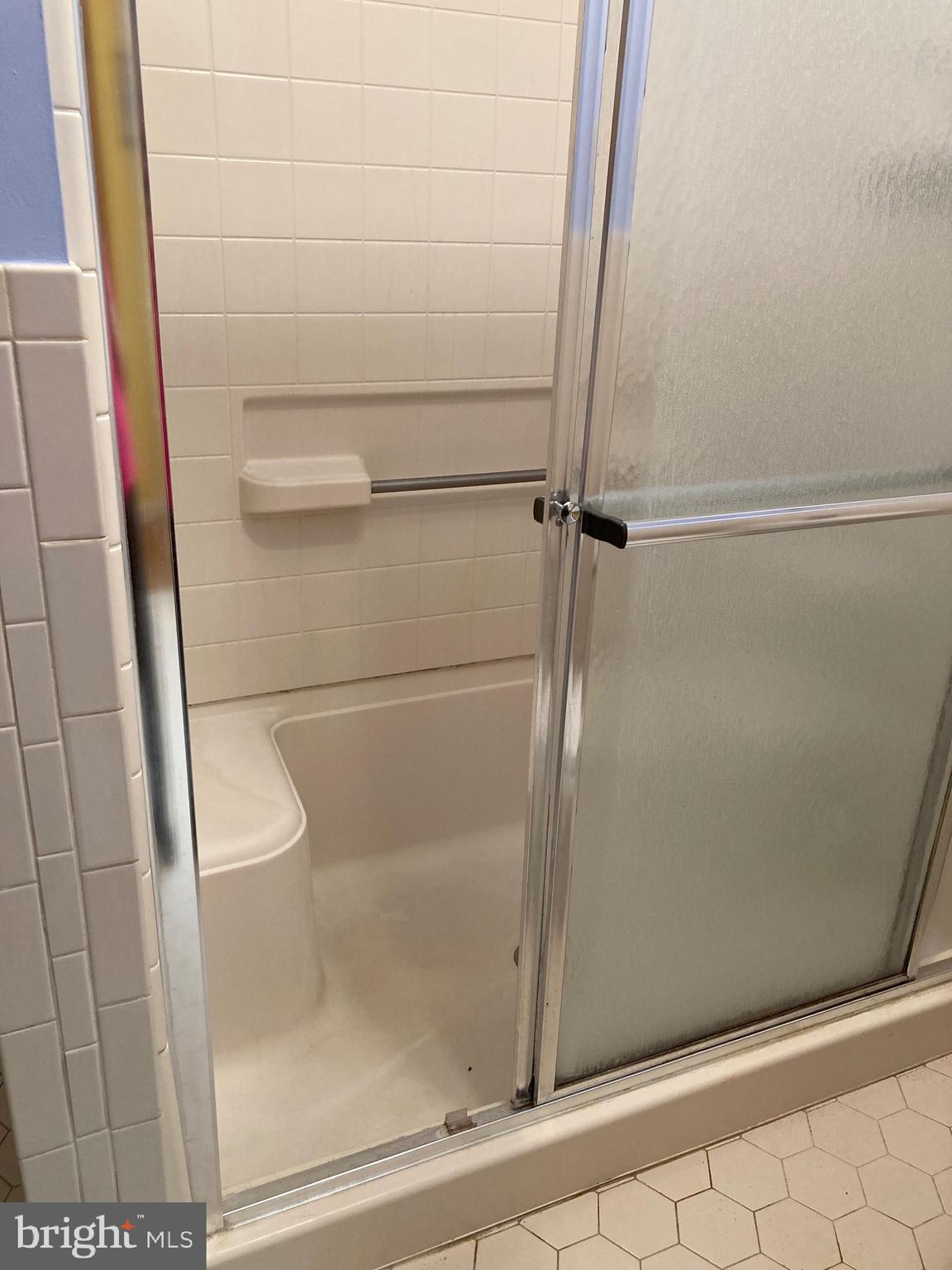 421 Lakeview Terrace Pemberton, NJ 08068 - Photo 9 of 23 a bathroom with a shower