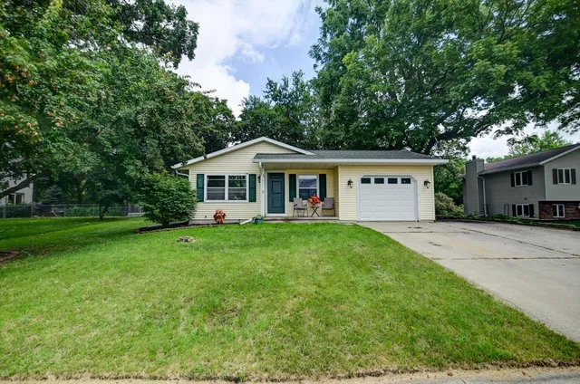 $380,000 | 328 North Rutland Avenue, Brooklyn, WI 53521