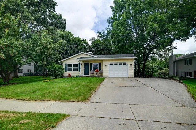 $380,000 | 328 North Rutland Avenue, Brooklyn, WI 53521