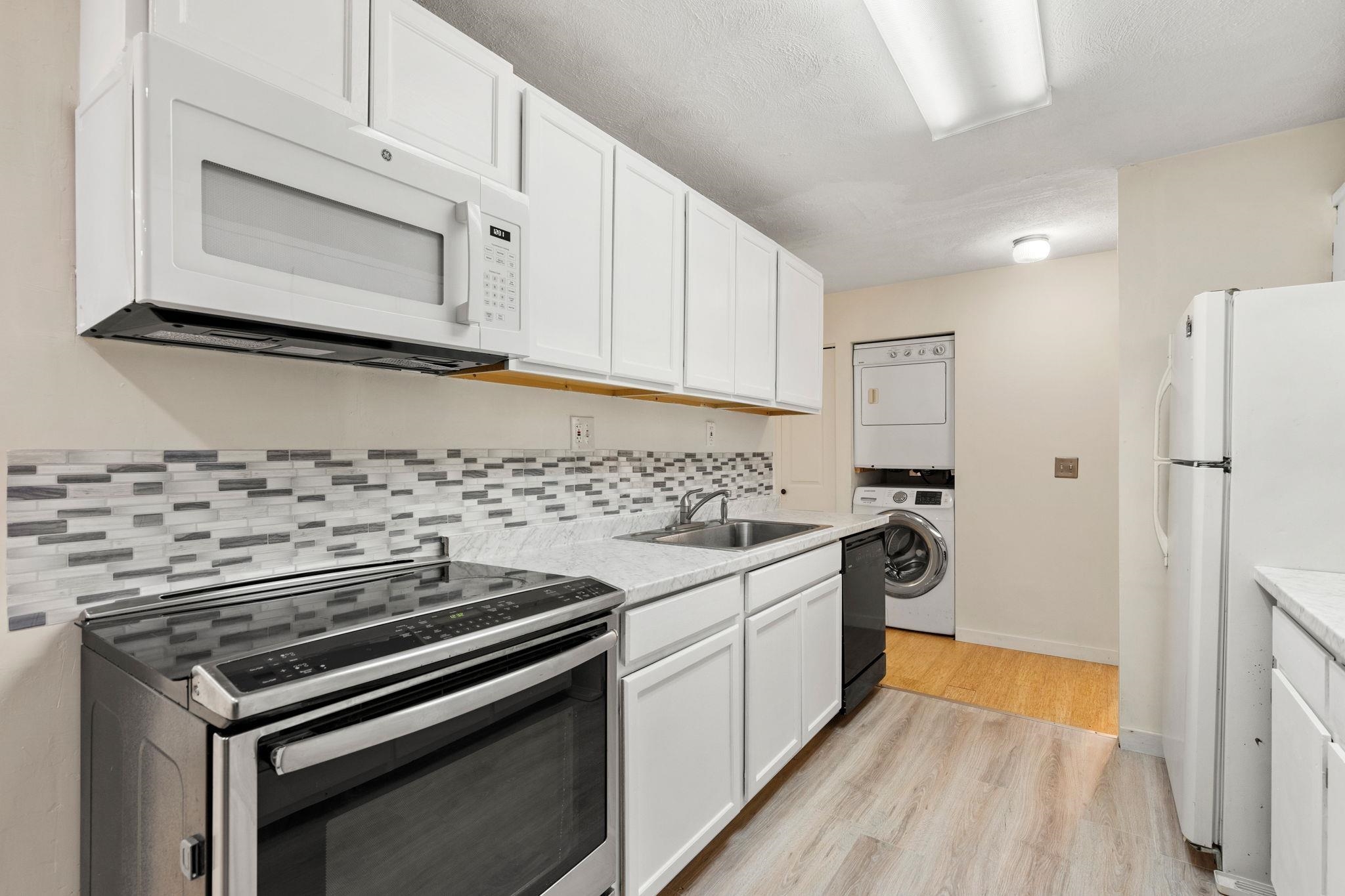 310 Brook Village Road, Unit 41 Nashua, NH 03062 - Photo 8 of 21