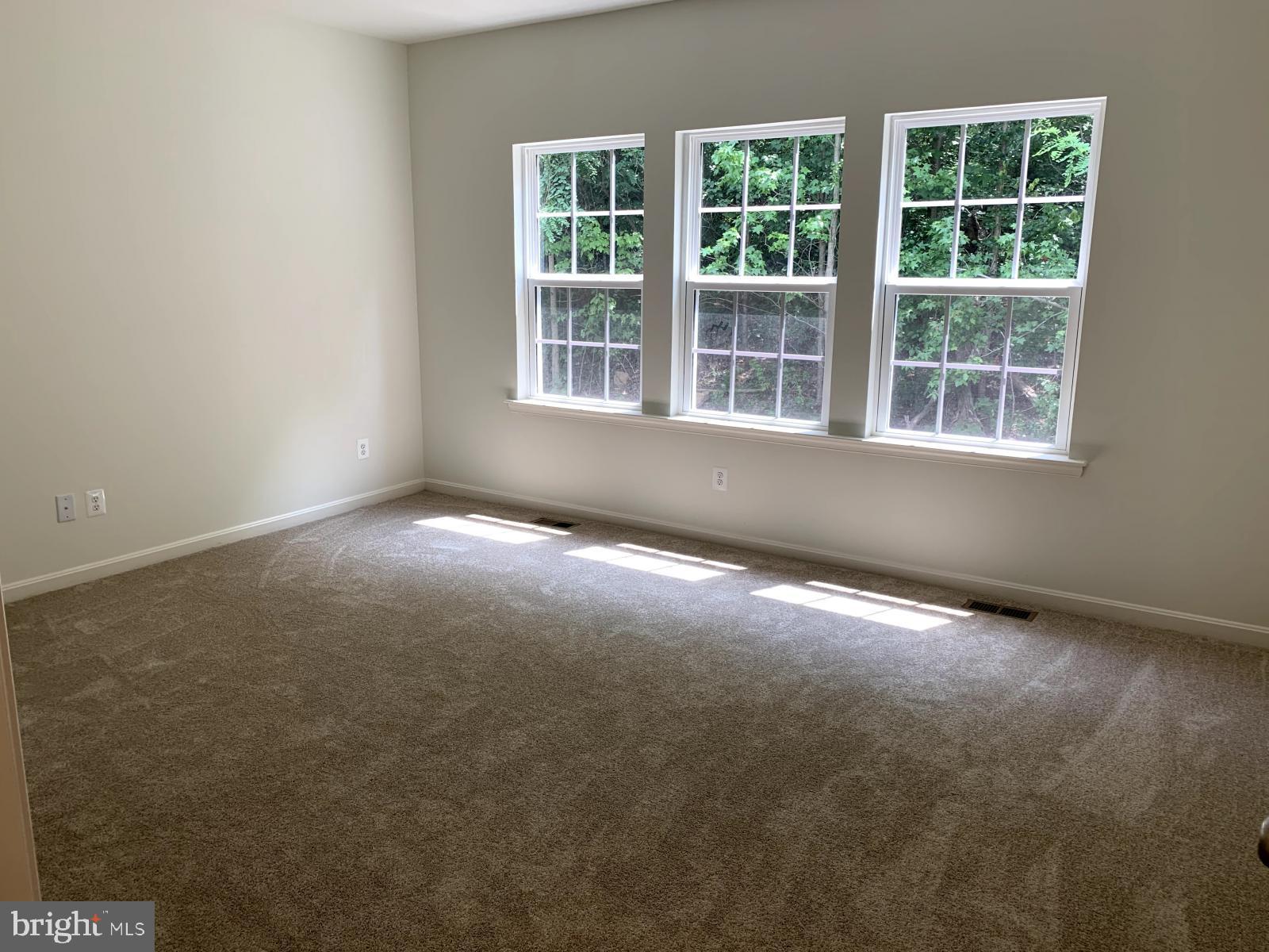 263 Trails Way Joppa, MD 21085 - Photo 5 of 27 a view of an empty room with a window