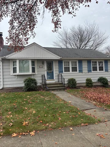 $3,500 | 125 Douglas Street, Stratford, CT 06614