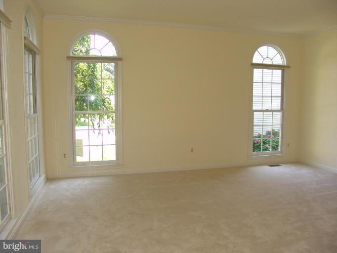 8142 Ridge Creek Way Springfield, VA 22153 - Photo 2 of 28 Living Room