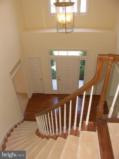 8142 Ridge Creek Way Springfield, VA 22153 - Photo 3 of 28 Entrance / Foyer