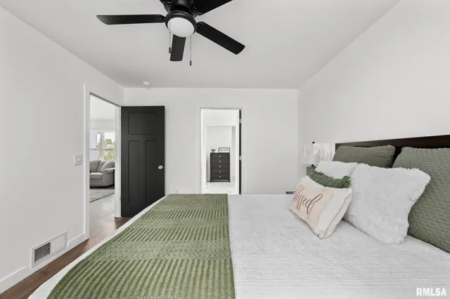 $2,500 | 813 Williams Way, Carbon Cliff, IL 61239