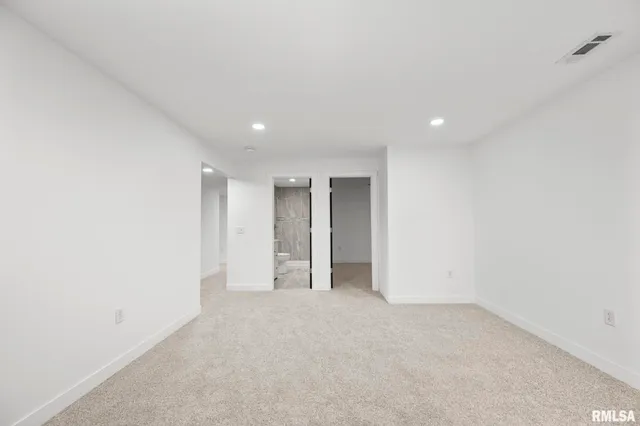 $2,500 | 813 Williams Way, Carbon Cliff, IL 61239