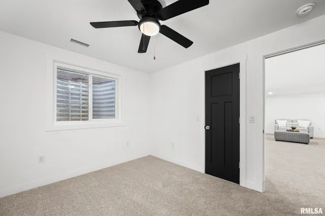 $2,500 | 813 Williams Way, Carbon Cliff, IL 61239